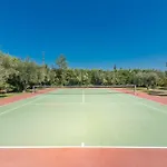 Astarte - Istar With Tennis Court Makhairádhon