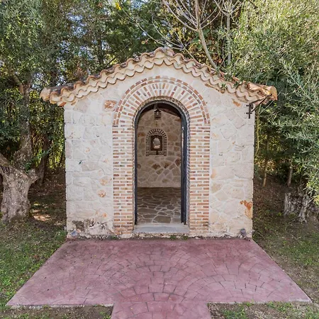 Vilă Astarte - Istar With Tennis Court Makhairádhon