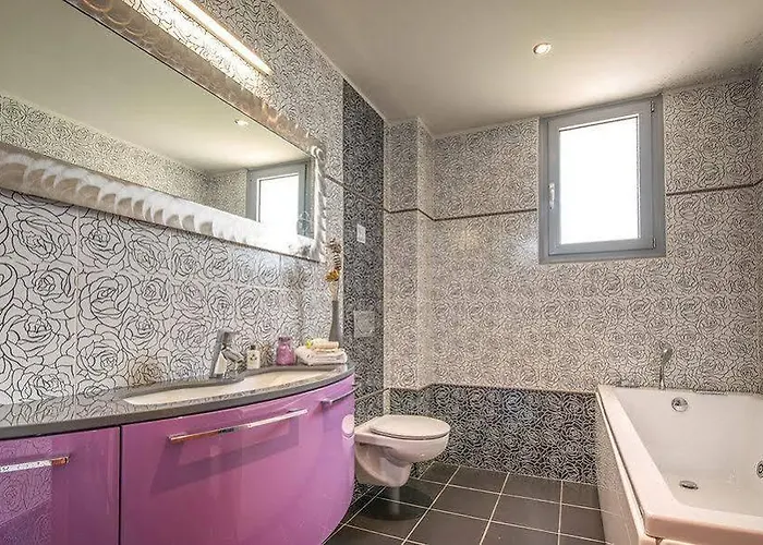 Astarte - Istar With Tennis Court 别墅 *