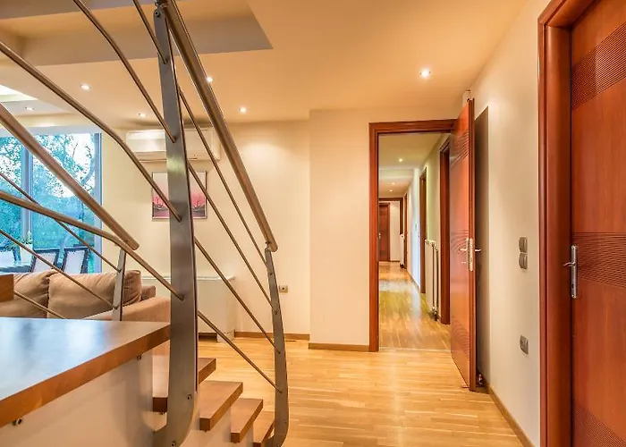 Astarte - Istar With Tennis Court 别墅