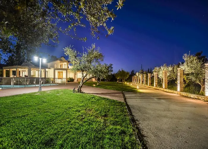 Astarte - Istar With Tennis Court * Makhairádhon