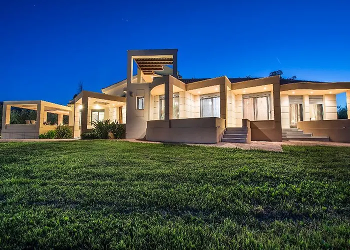 Astarte - Istar With Tennis Court * Makhairádhon