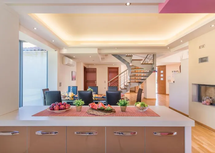 Astarte - Istar With Tennis Court