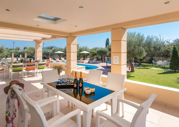 Astarte - Istar With Tennis Court * Makhairádhon