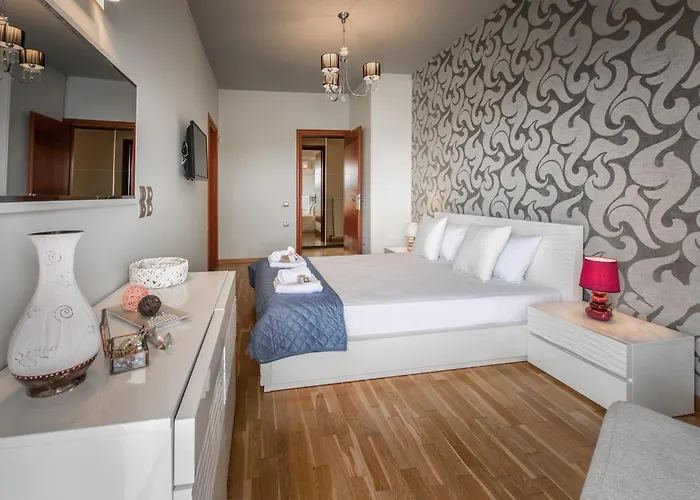 Astarte - Istar With Tennis Court