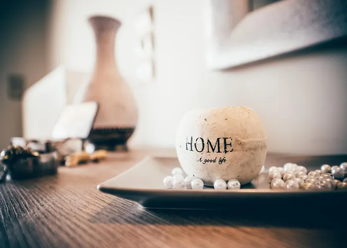 Astarte - Istar With Tennis Court Makhairádhon