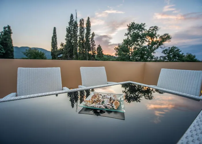 Astarte - Istar With Tennis Court * Makhairádhon