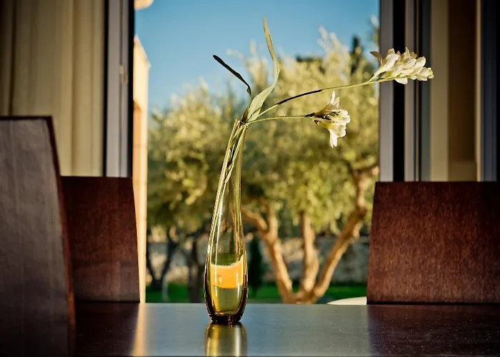 Astarte - Istar With Tennis Court