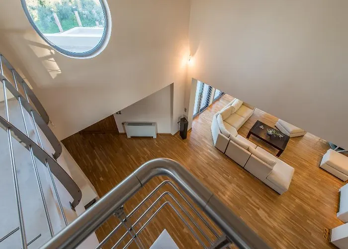 Astarte - Istar With Tennis Court