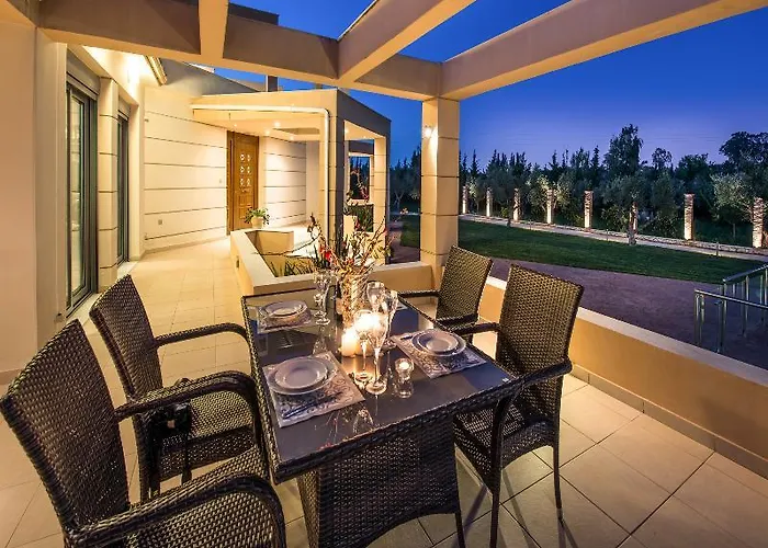 Astarte - Istar With Tennis Court Makhairádhon