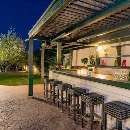 Villa Astarte Villas - Istar Villa With Tennis Court Makhairadhon