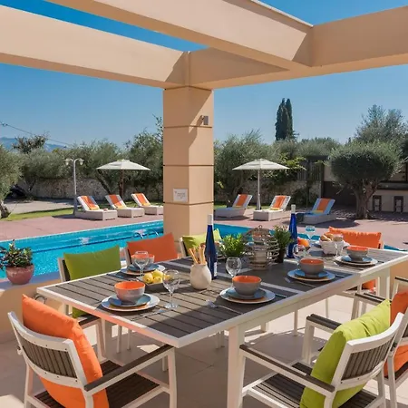 Astarte Villas - Istar Villa With Tennis Court Makhairadhon