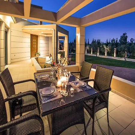 Astarte Villas - Istar Villa With Tennis Court Makhairadhon