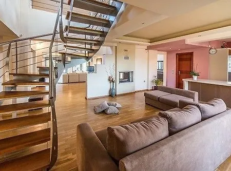 Astarte Villas - Istar Villa With Tennis Court * Makhairadhon